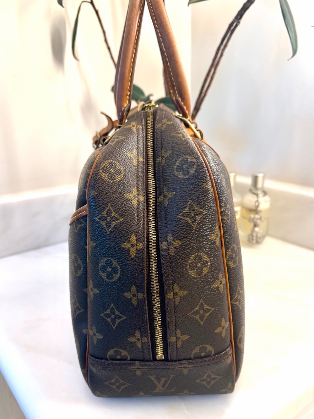 Louis Vuitton Monogram Deauville Bag - Picture 3 of 16